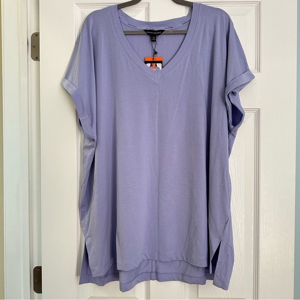 NWT Banana Republic XXL v-neck tee in purple (Persian Violet)
